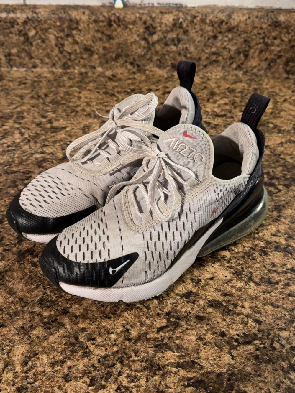 Boy’s Nike Air Max 270 Shoes - Light Gray/Black SIZE 3.5